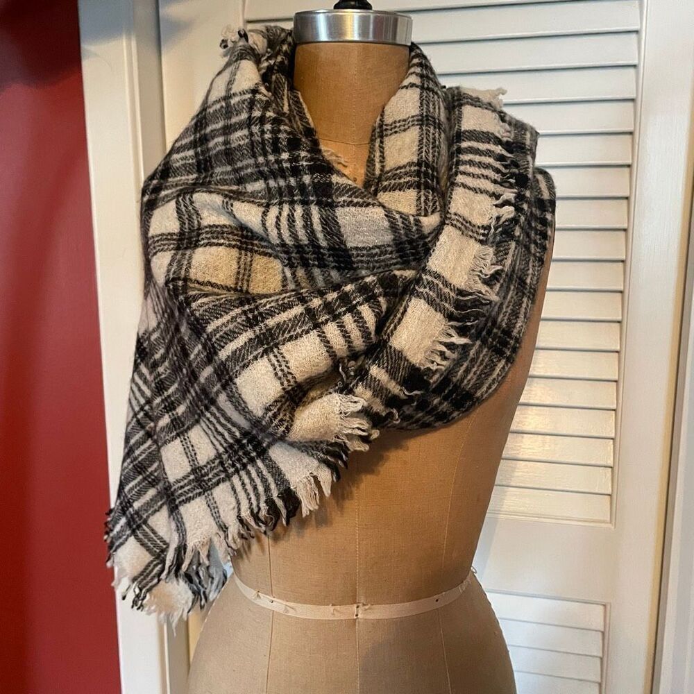 J CREW | black white plaid fringe blanket scarf OS